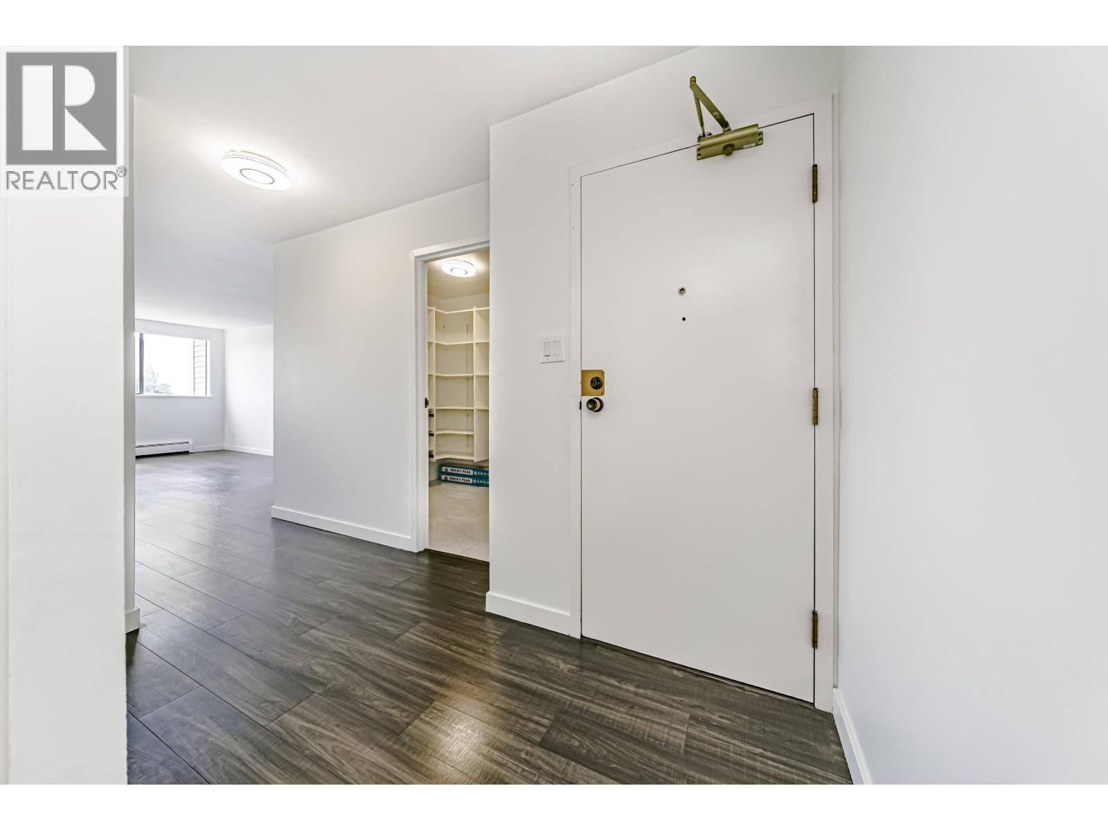 302 225 Sixth Street, New Westminster, British Columbia  V3L 3A5 - Photo 2 - R3093965