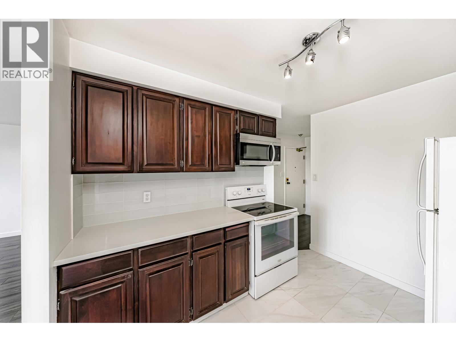 302 225 Sixth Street, New Westminster, British Columbia  V3L 3A5 - Photo 10 - R3093965