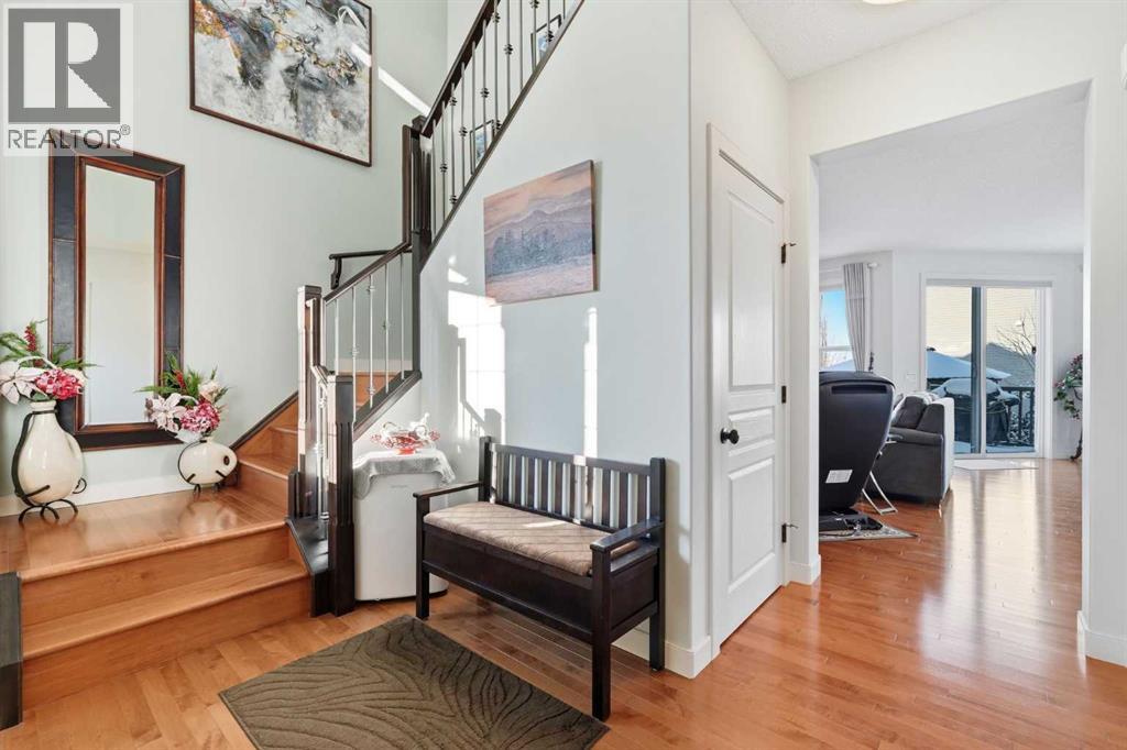 238 Sunset View, Cochrane, Alberta  T4C 4R3 - Photo 4 - A2288446