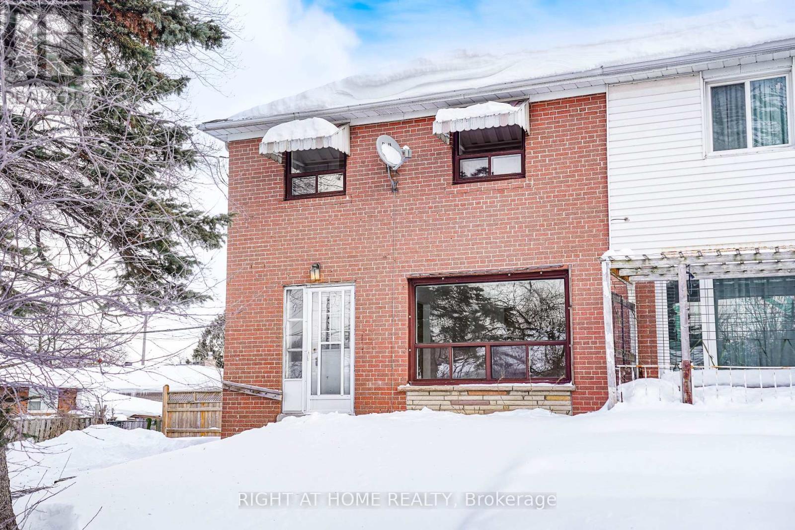 4 PENDER CRESCENT, Toronto, Ontario