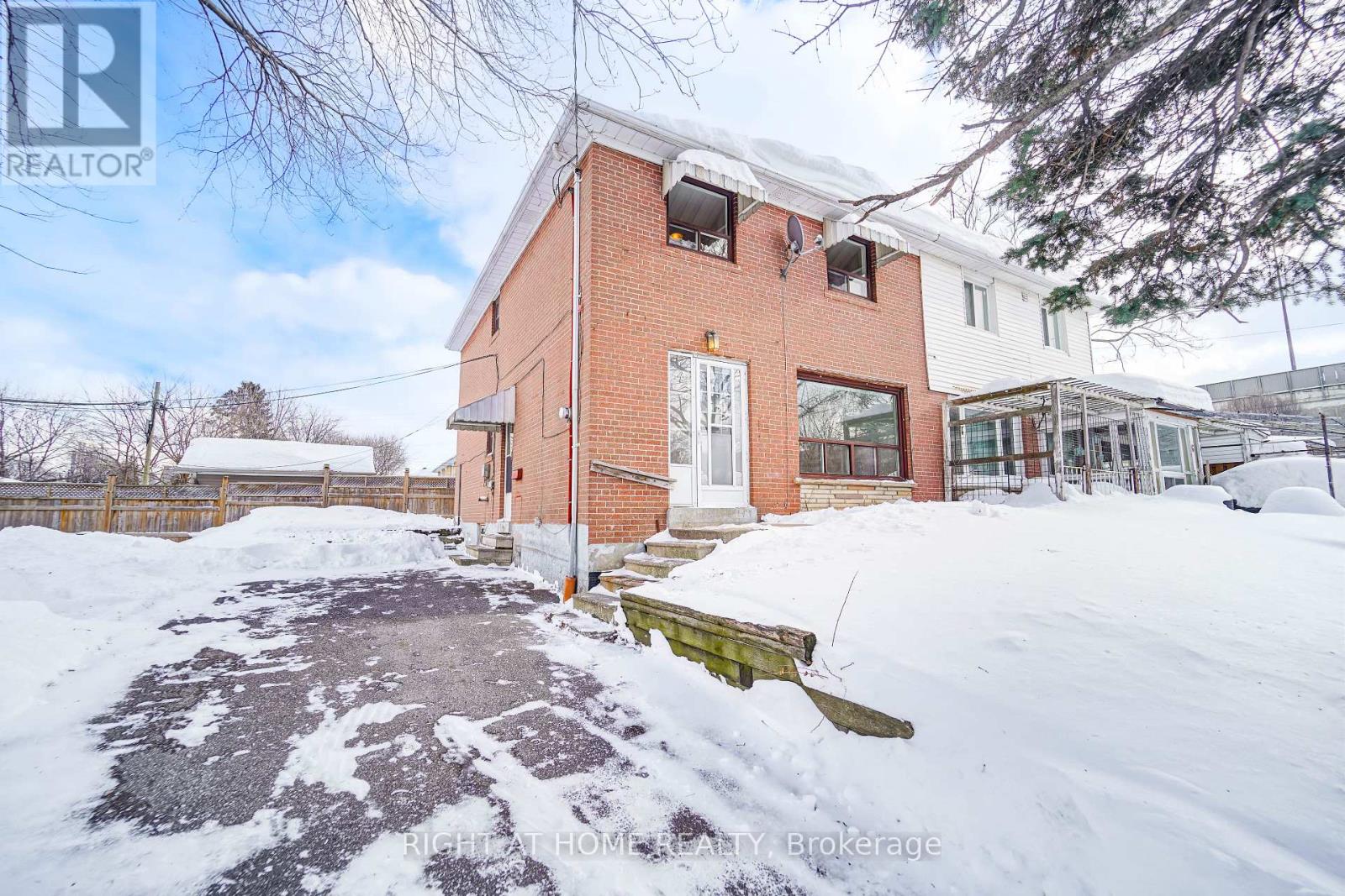 4 Pender Crescent, Toronto, Ontario  M1T 2M7 - Photo 46 - E12825406