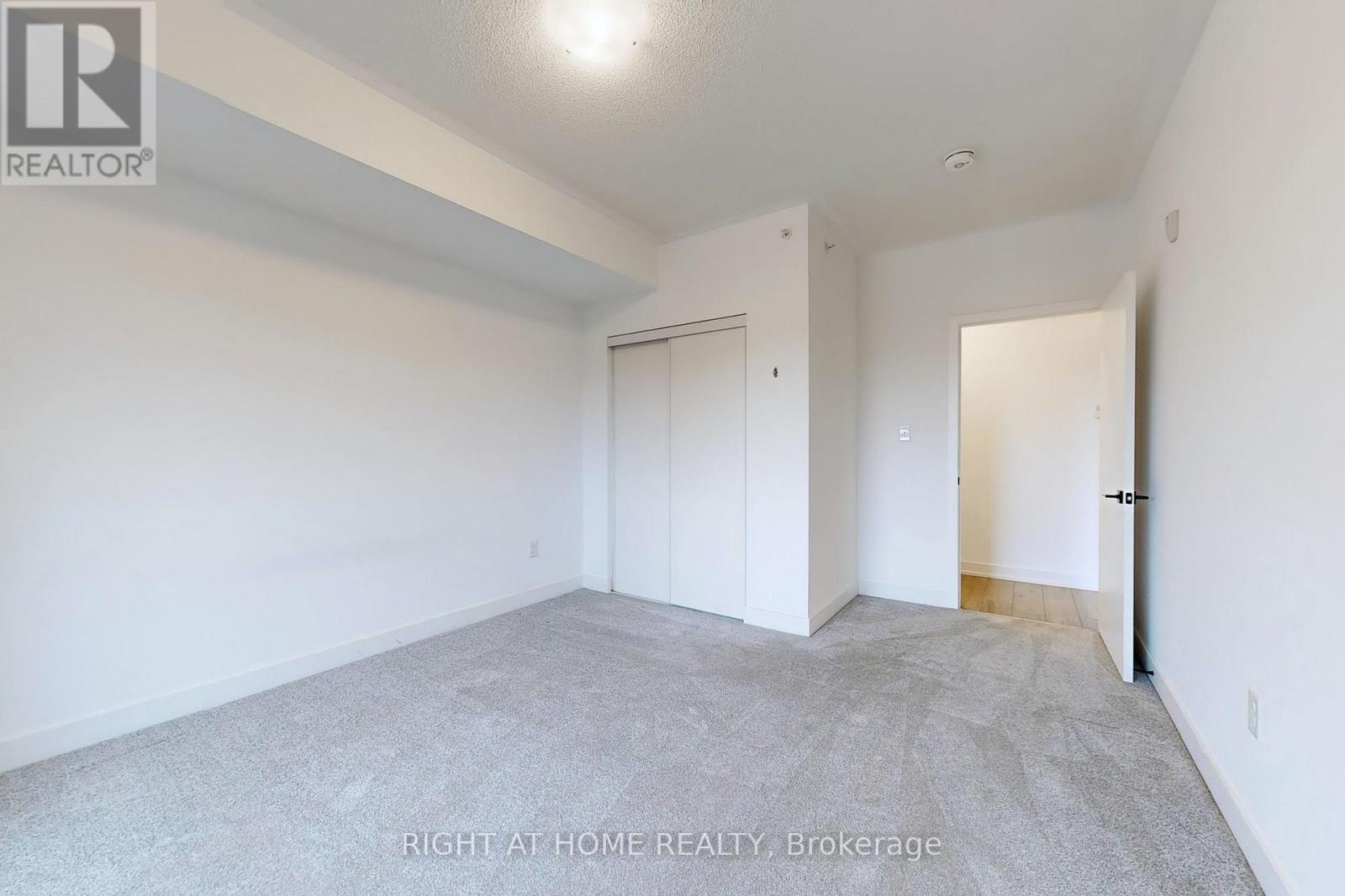 #208 - 4 Spice Way, Barrie, Ontario  L9J 0M2 - Photo 15 - S12825398