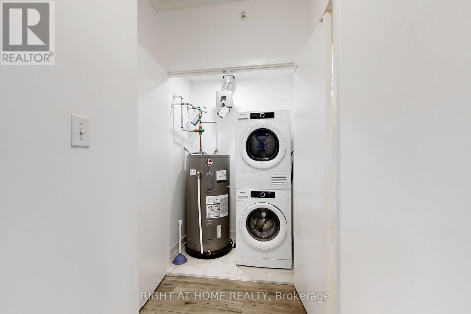 #208 - 4 Spice Way, Barrie, Ontario  L9J 0M2 - Photo 21 - S12825398