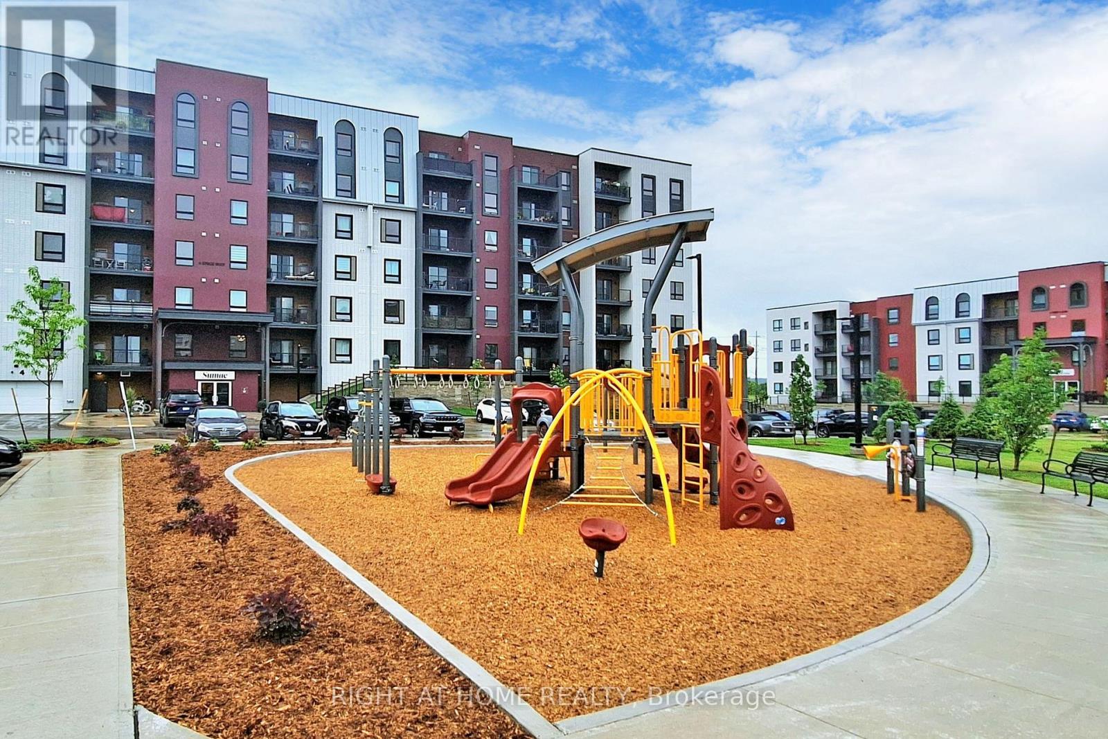 #208 - 4 Spice Way, Barrie, Ontario  L9J 0M2 - Photo 26 - S12825398