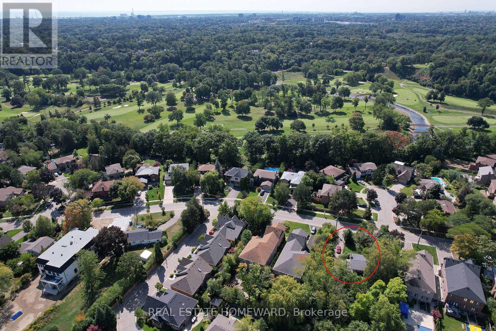 2441 Old Carriage Road, Mississauga, Ontario  L5C 1Y6 - Photo 2 - W12825408