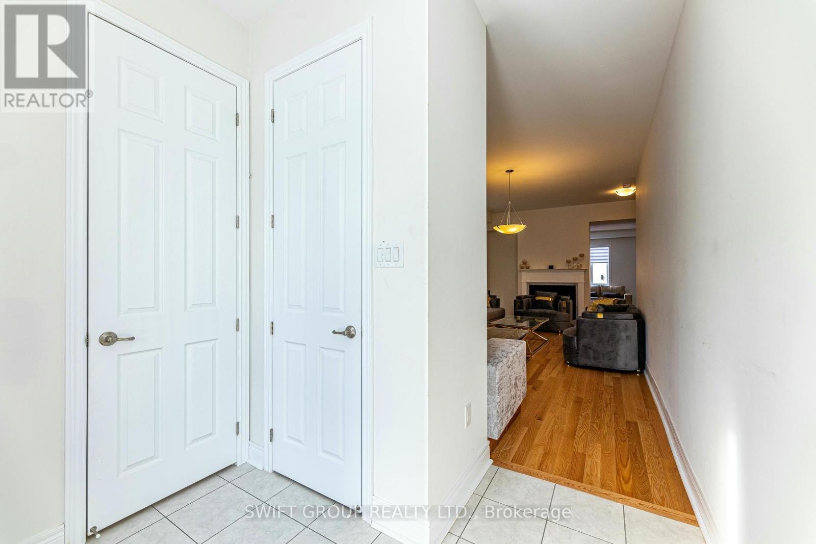 27 Keyworth Crescent, Brampton, Ontario  L6R 4E8 - Photo 5 - W12825418