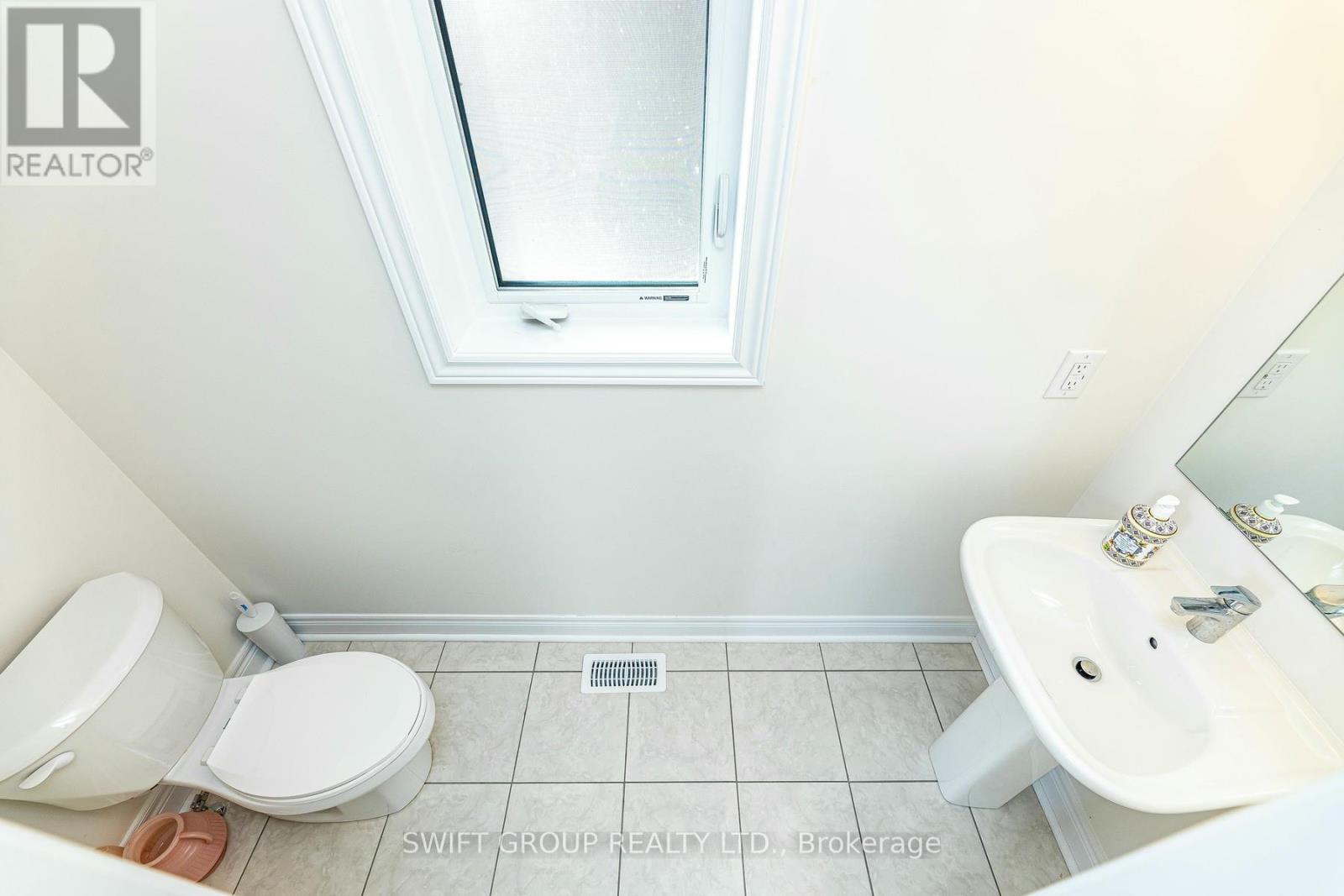 27 Keyworth Crescent, Brampton, Ontario  L6R 4E8 - Photo 6 - W12825418