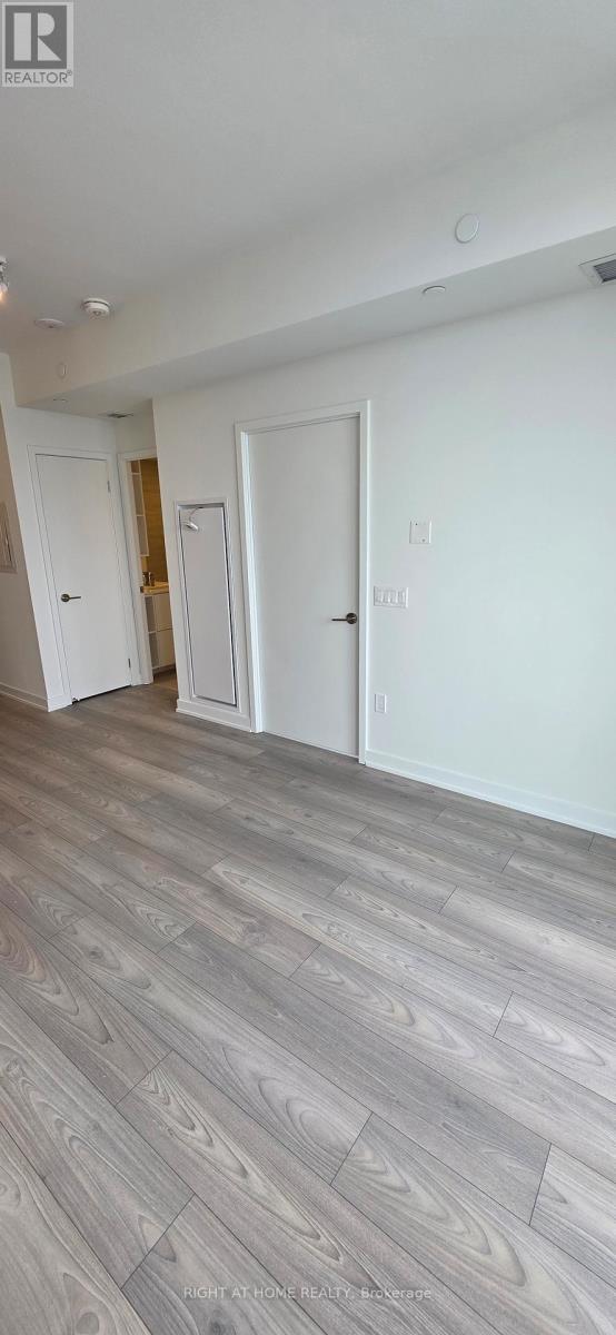 #2007 - 1 Fairview Road E, Mississauga, Ontario  L5A 0B4 - Photo 10 - W12825420