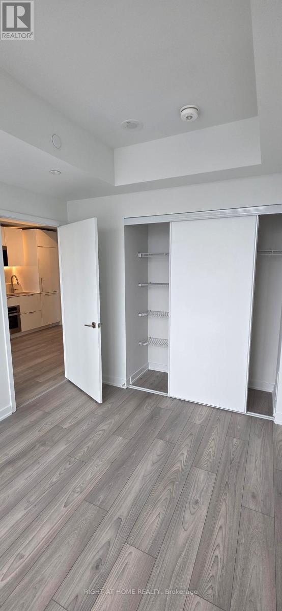 #2007 - 1 Fairview Road E, Mississauga, Ontario  L5A 0B4 - Photo 17 - W12825420