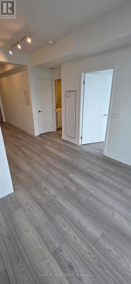 #2007 - 1 Fairview Road E, Mississauga, Ontario  L5A 0B4 - Photo 9 - W12825420