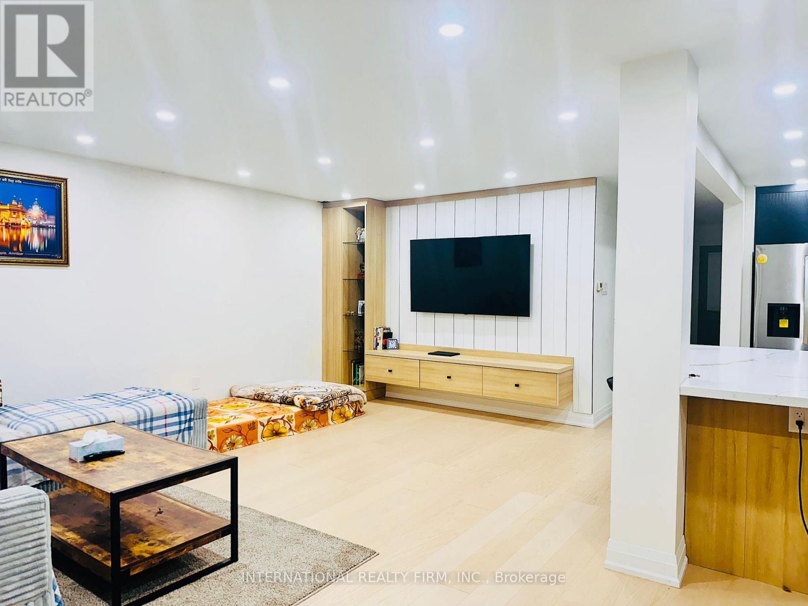 4 Joshua Court, Brampton, Ontario  L6S 3W4 - Photo 8 - W12825422