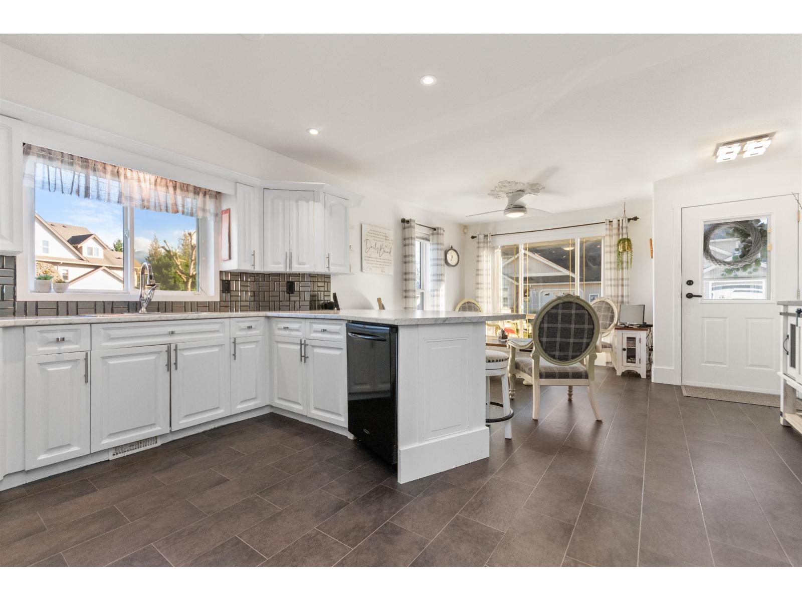 7 8979 Broadway Street, Chilliwack Proper South, Chilliwack, British Columbia  V2P 5V9 - Photo 8 - R3093904