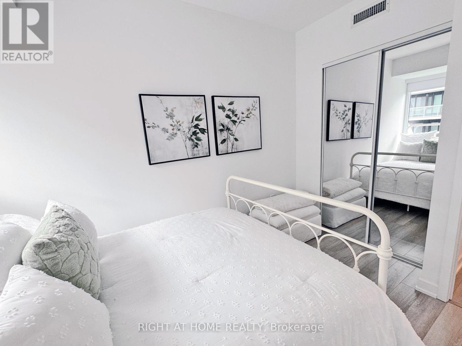 3306 - 238 Simcoe Street, Toronto, Ontario  M5T 0E2 - Photo 13 - C12821532