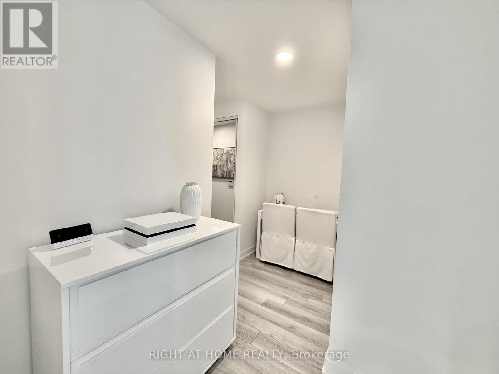 3306 - 238 Simcoe Street, Toronto, Ontario  M5T 0E2 - Photo 11 - C12821532