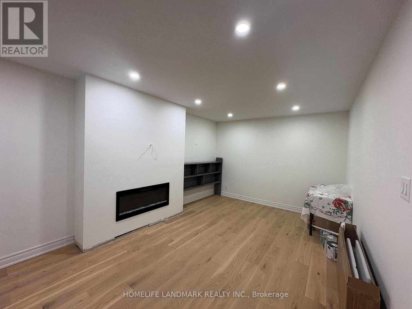 16 REDCASTLE CRESCENT, Georgina, Ontario