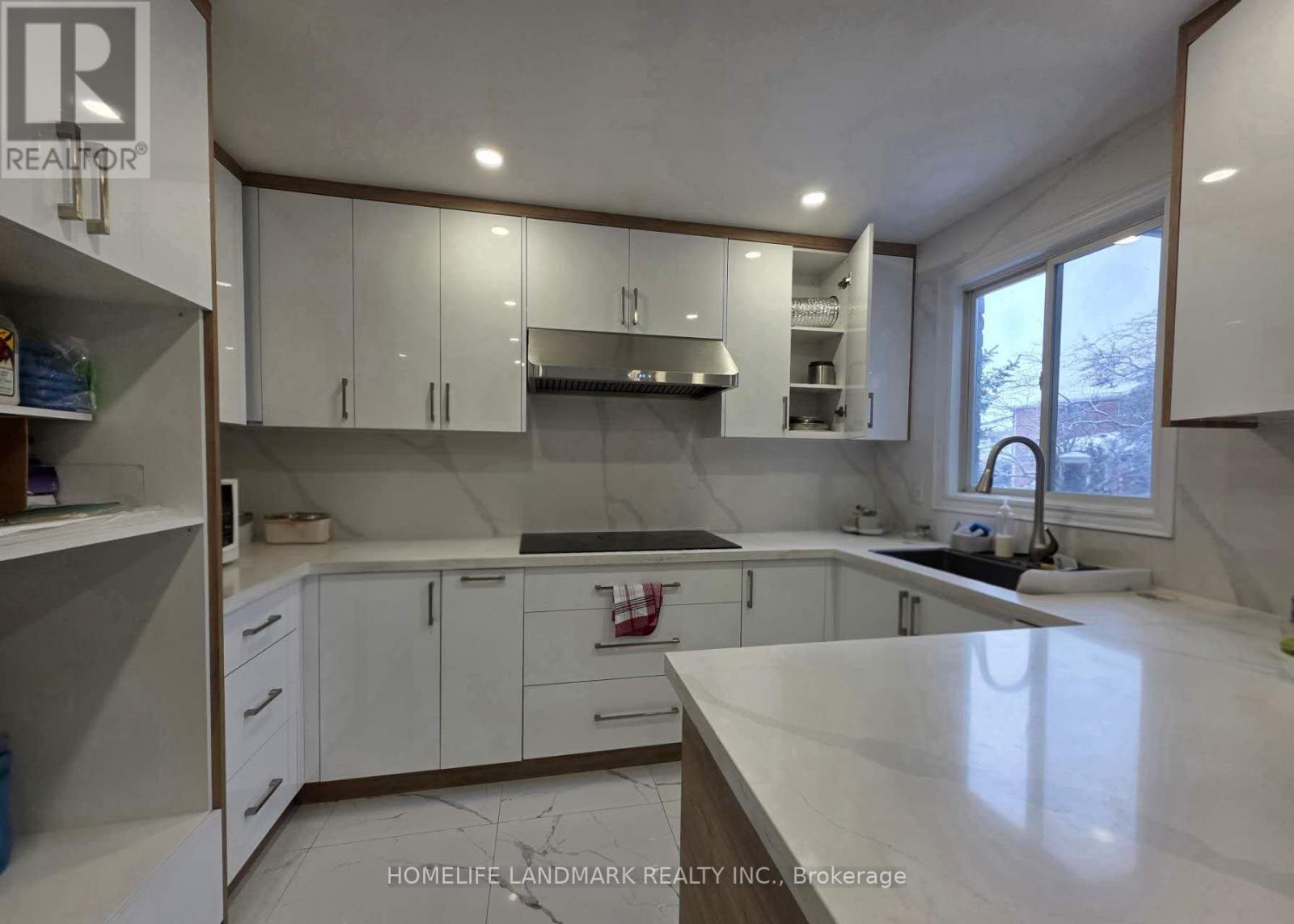 16 Redcastle Crescent, Georgina, Ontario  L4P 3M1 - Photo 3 - N12825414