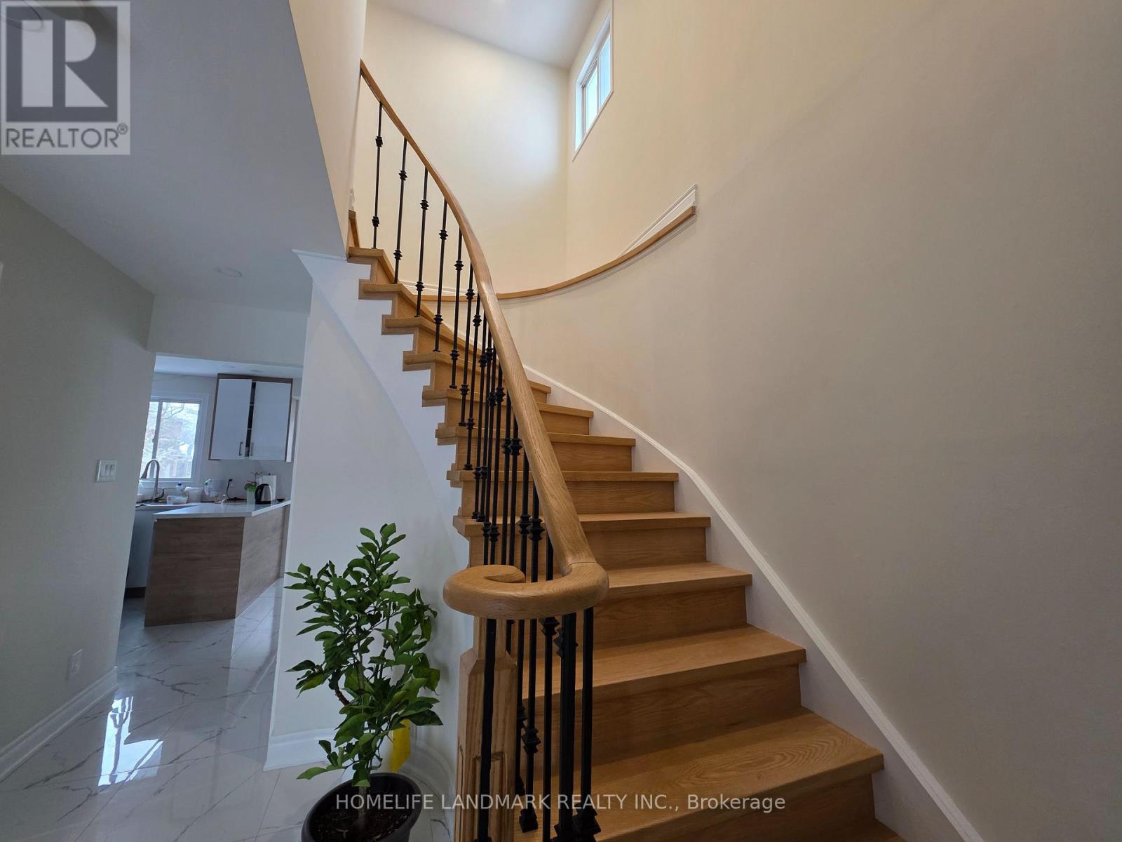 16 Redcastle Crescent, Georgina, Ontario  L4P 3M1 - Photo 8 - N12825414