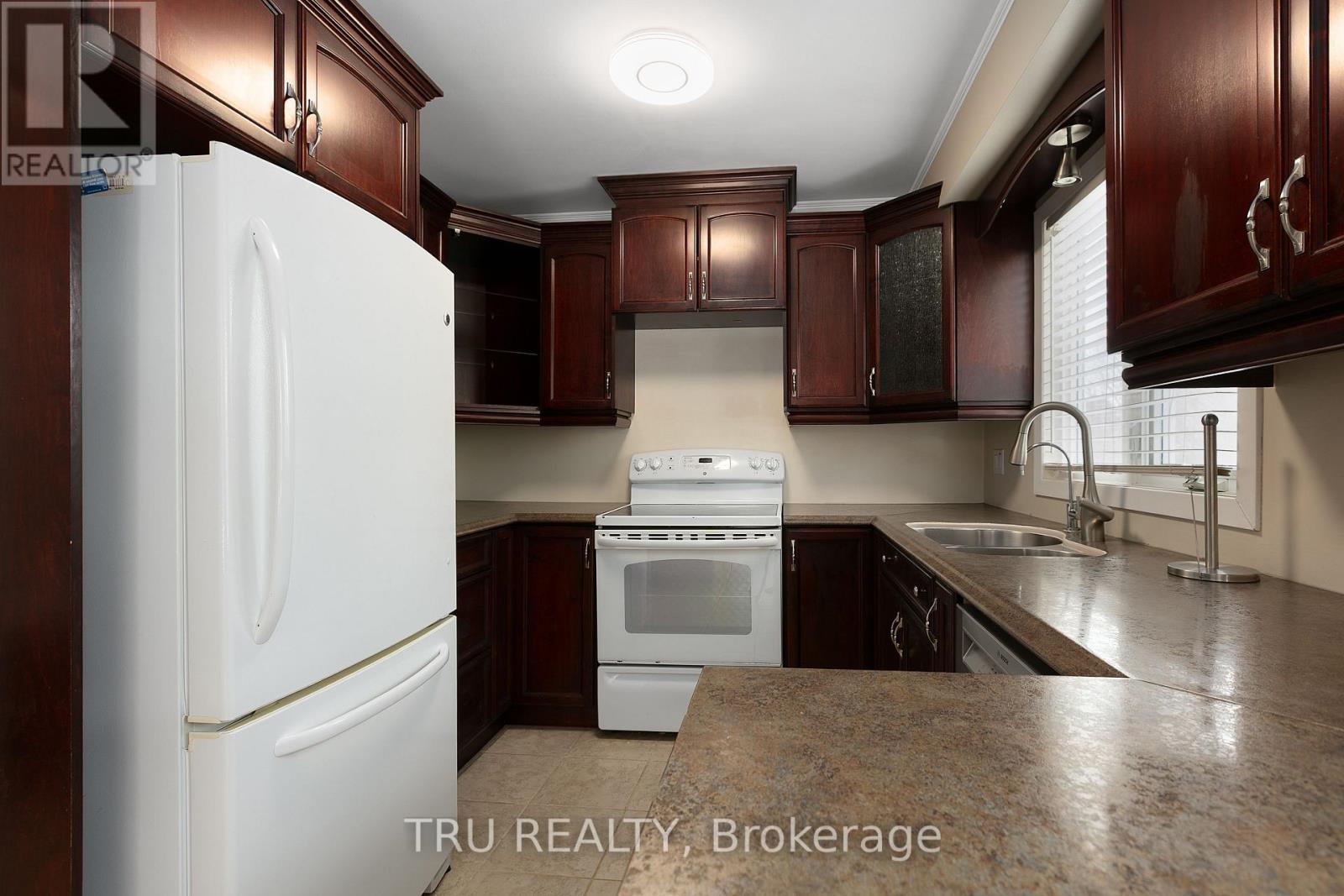 1078 St Emmanuel Terrace, Ottawa, Ontario  K1C 2J7 - Photo 15 - X12686320