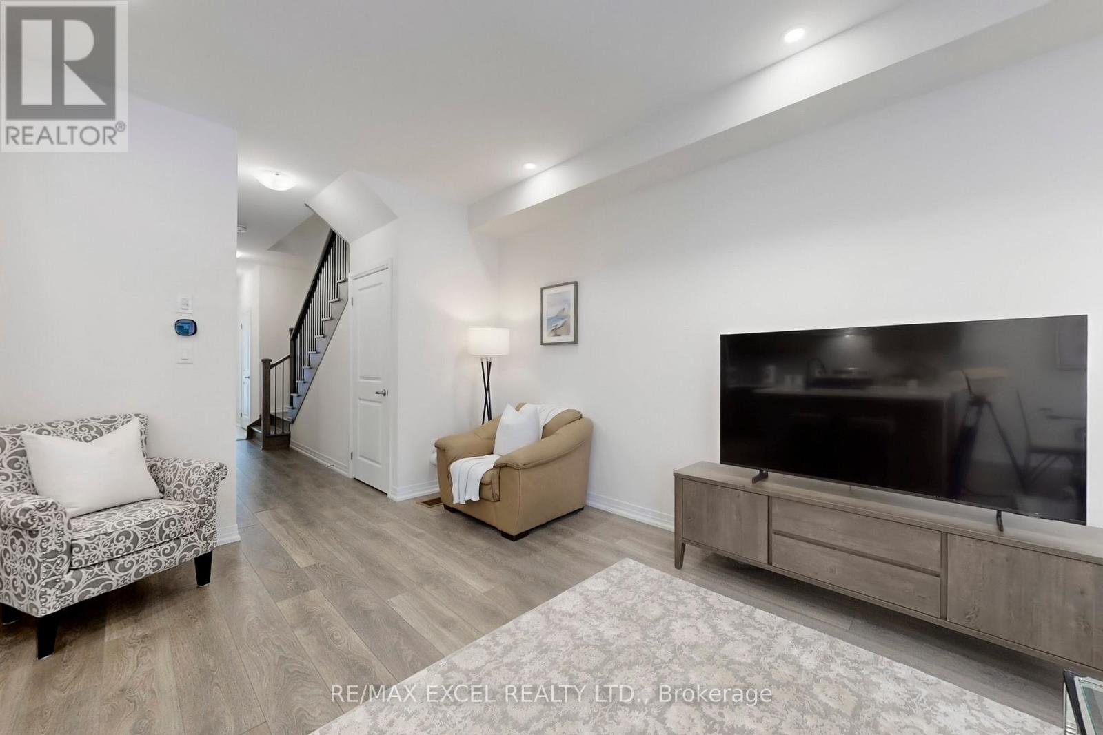 2614 Hibiscus Drive, Pickering, Ontario  L1X 0L8 - Photo 9 - E12825440