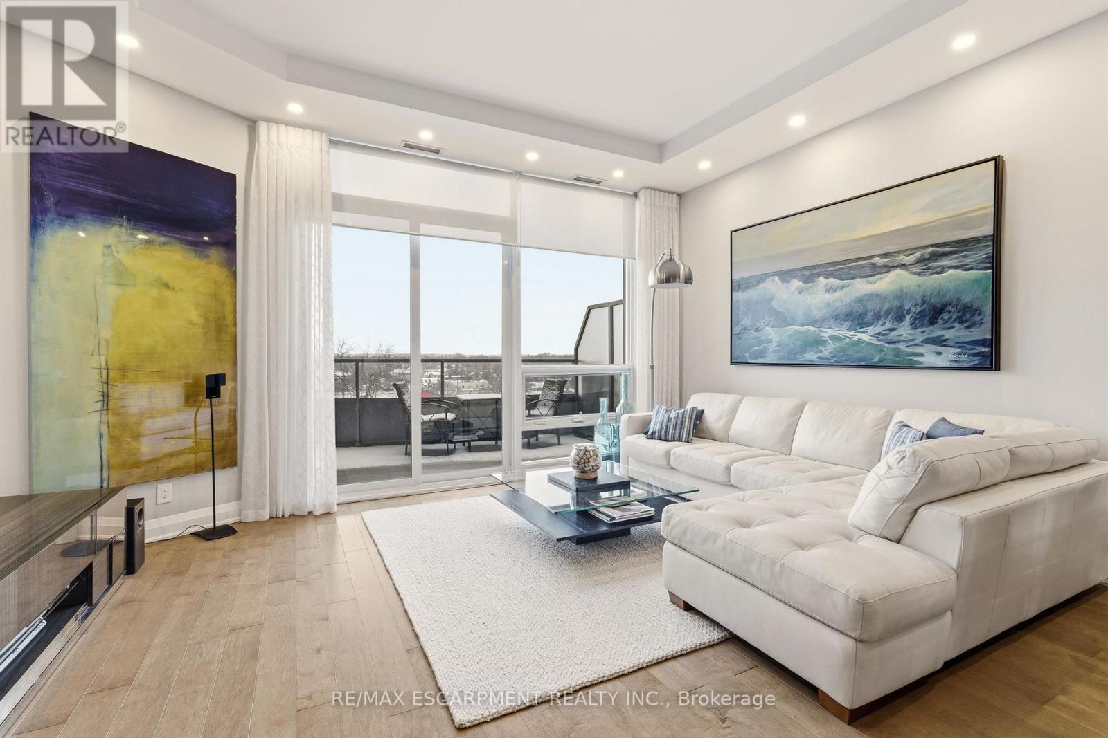 703 - 11 Bronte Road, Oakville, Ontario  L6L 0E1 - Photo 8 - W12825436