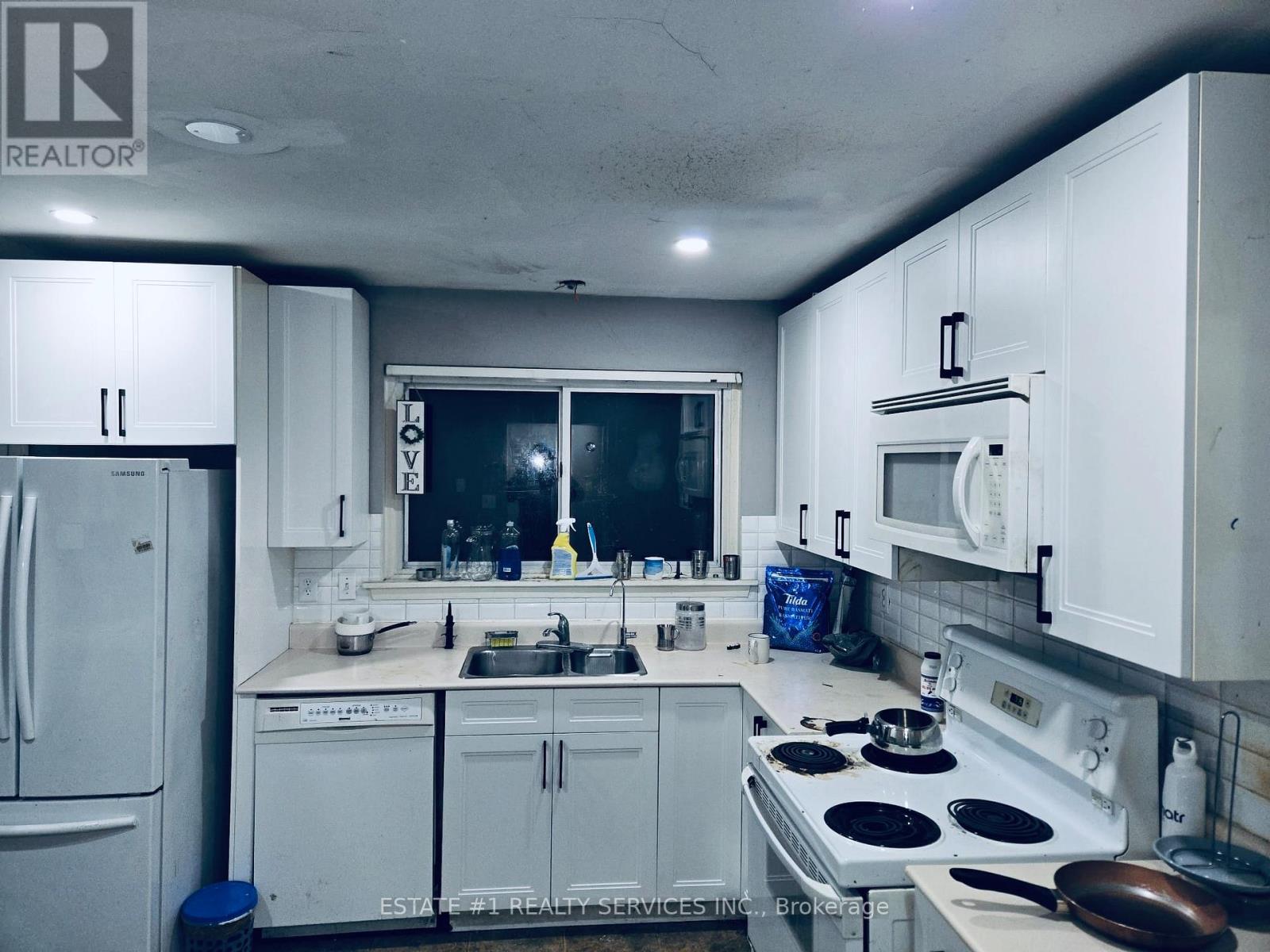 116 Addington Crescent, Brampton, Ontario  L6T 2R5 - Photo 6 - W12825450