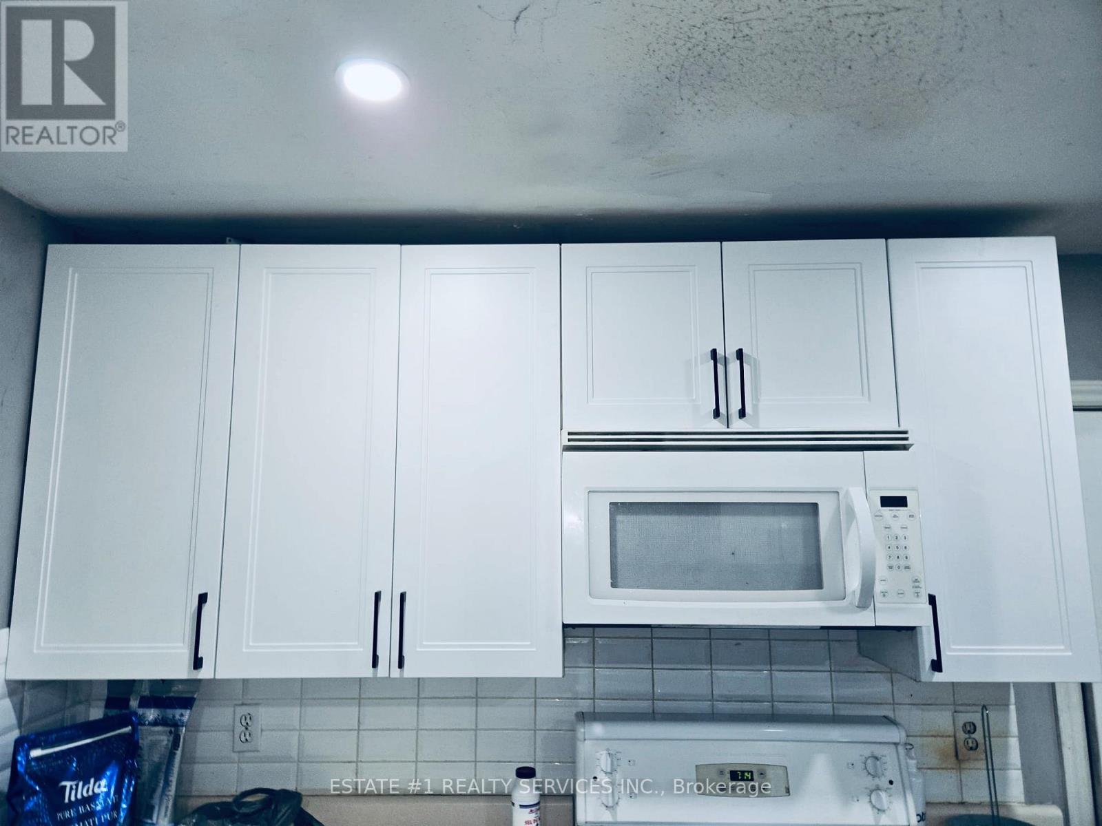 116 Addington Crescent, Brampton, Ontario  L6T 2R5 - Photo 7 - W12825450