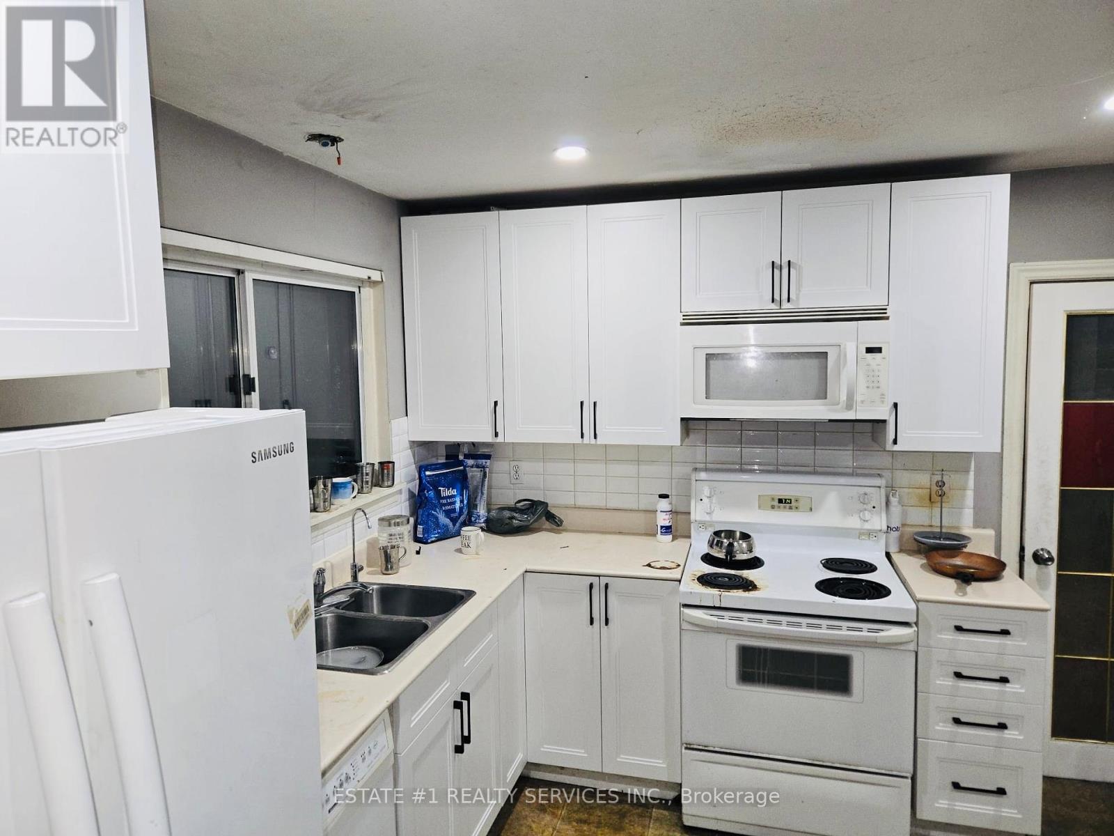 116 Addington Crescent, Brampton, Ontario  L6T 2R5 - Photo 8 - W12825450