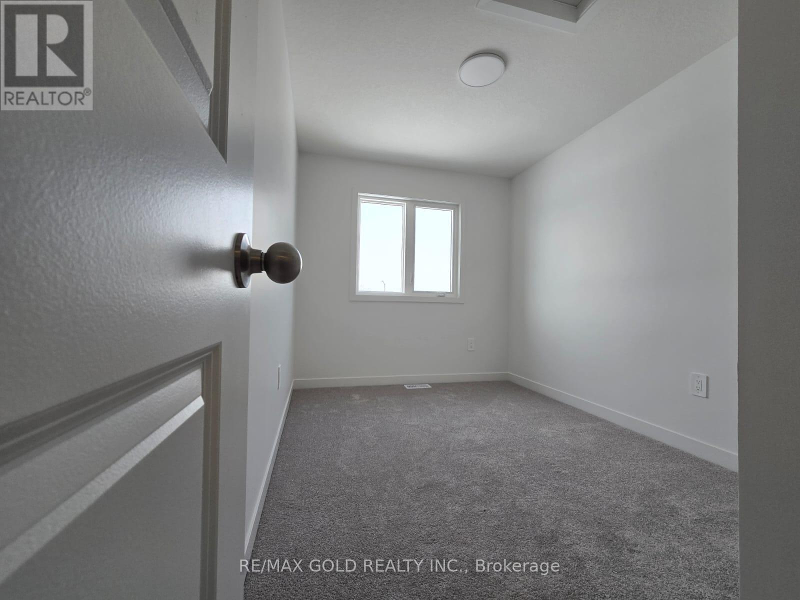 14 Red Oak Common, Cambridge, Ontario  N1S 0G3 - Photo 12 - X12825412