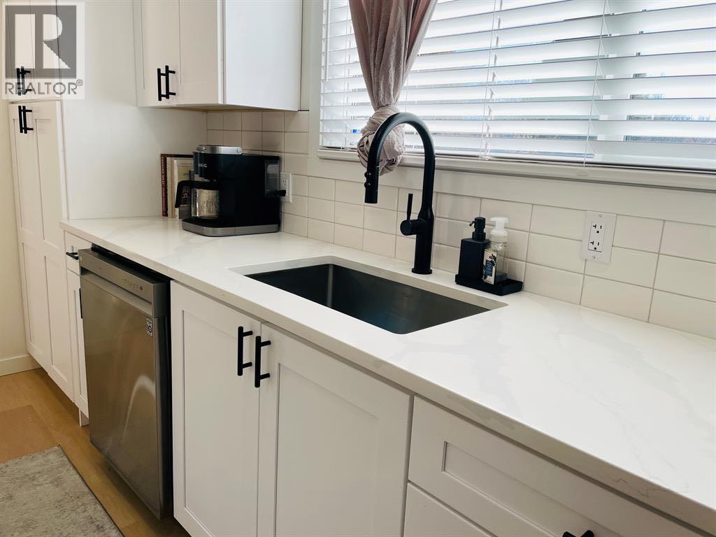 1146 Lakeway Boulevard S, Lethbridge, Alberta  T1K 3E7 - Photo 6 - A2280714