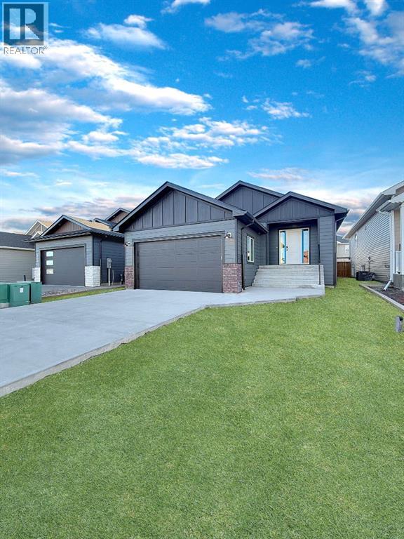 320 Greenwood Place, Coalhurst, Alberta