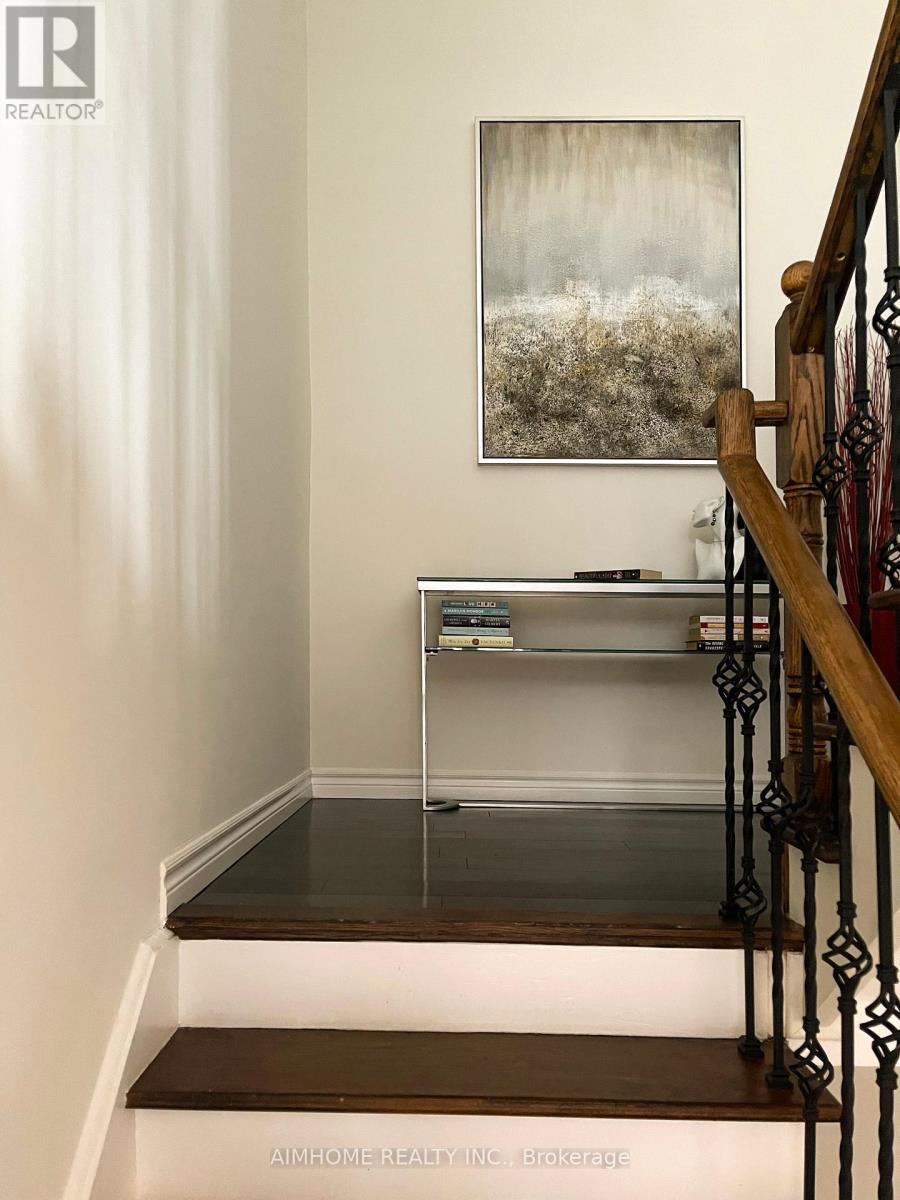 101 Grand Oak Drive E, Richmond Hill, Ontario  L4E 4A1 - Photo 16 - N12825476