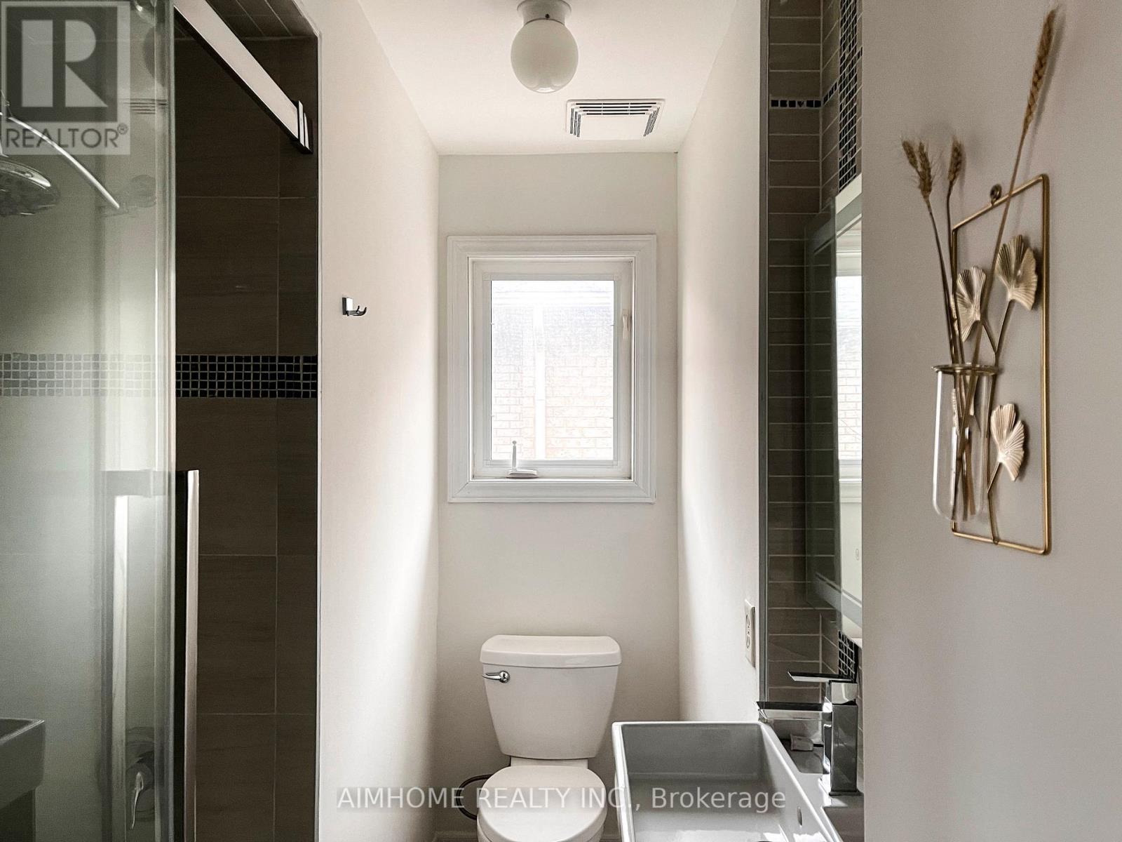 101 Grand Oak Drive E, Richmond Hill, Ontario  L4E 4A1 - Photo 25 - N12825476