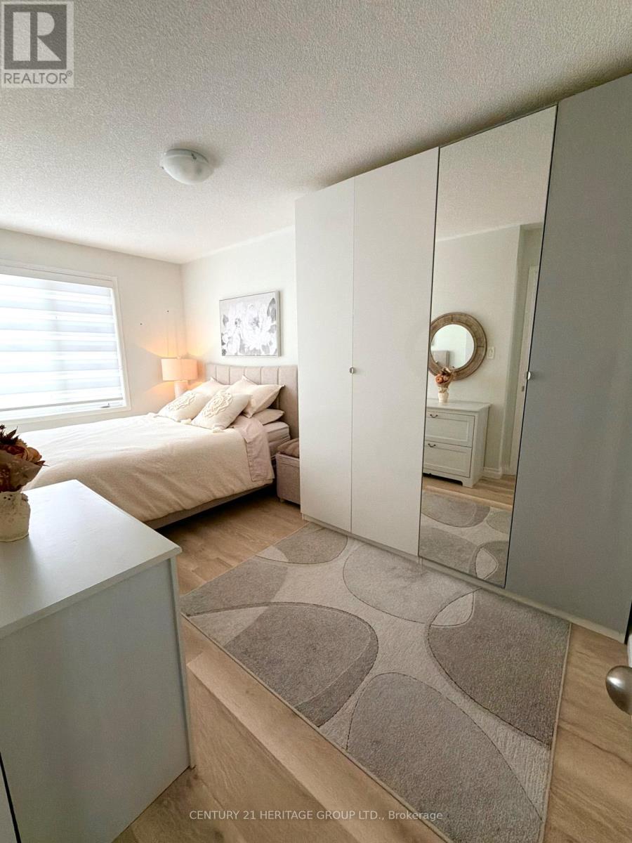 58 Russel Drive, Bradford West Gwillimbury, Ontario  L3Z 0M9 - Photo 12 - N12825090