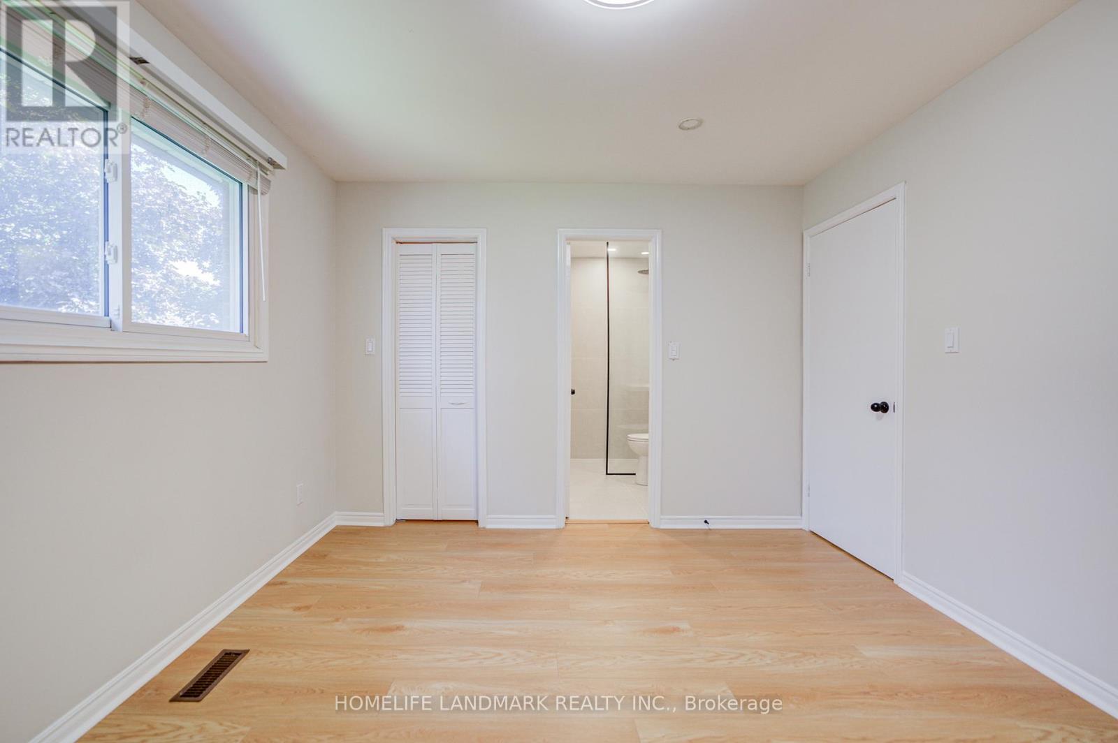 319 Hillside Drive, Mississauga, Ontario  L5M 2N3 - Photo 15 - W12825484