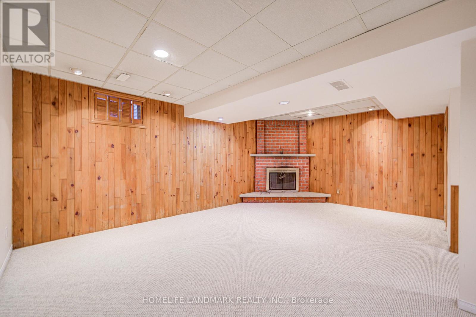 319 Hillside Drive, Mississauga, Ontario  L5M 2N3 - Photo 2 - W12825484