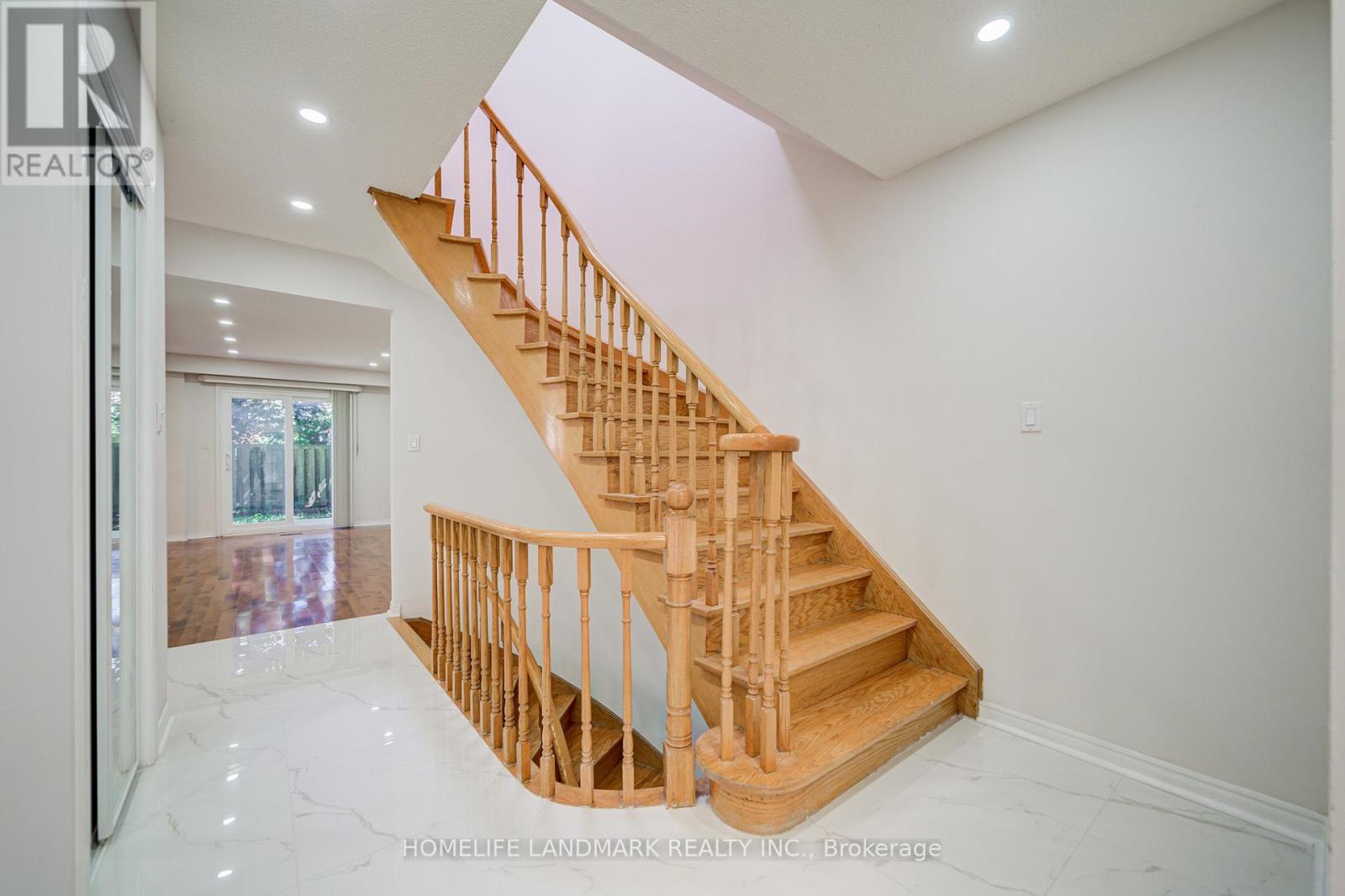 319 Hillside Drive, Mississauga, Ontario  L5M 2N3 - Photo 29 - W12825484