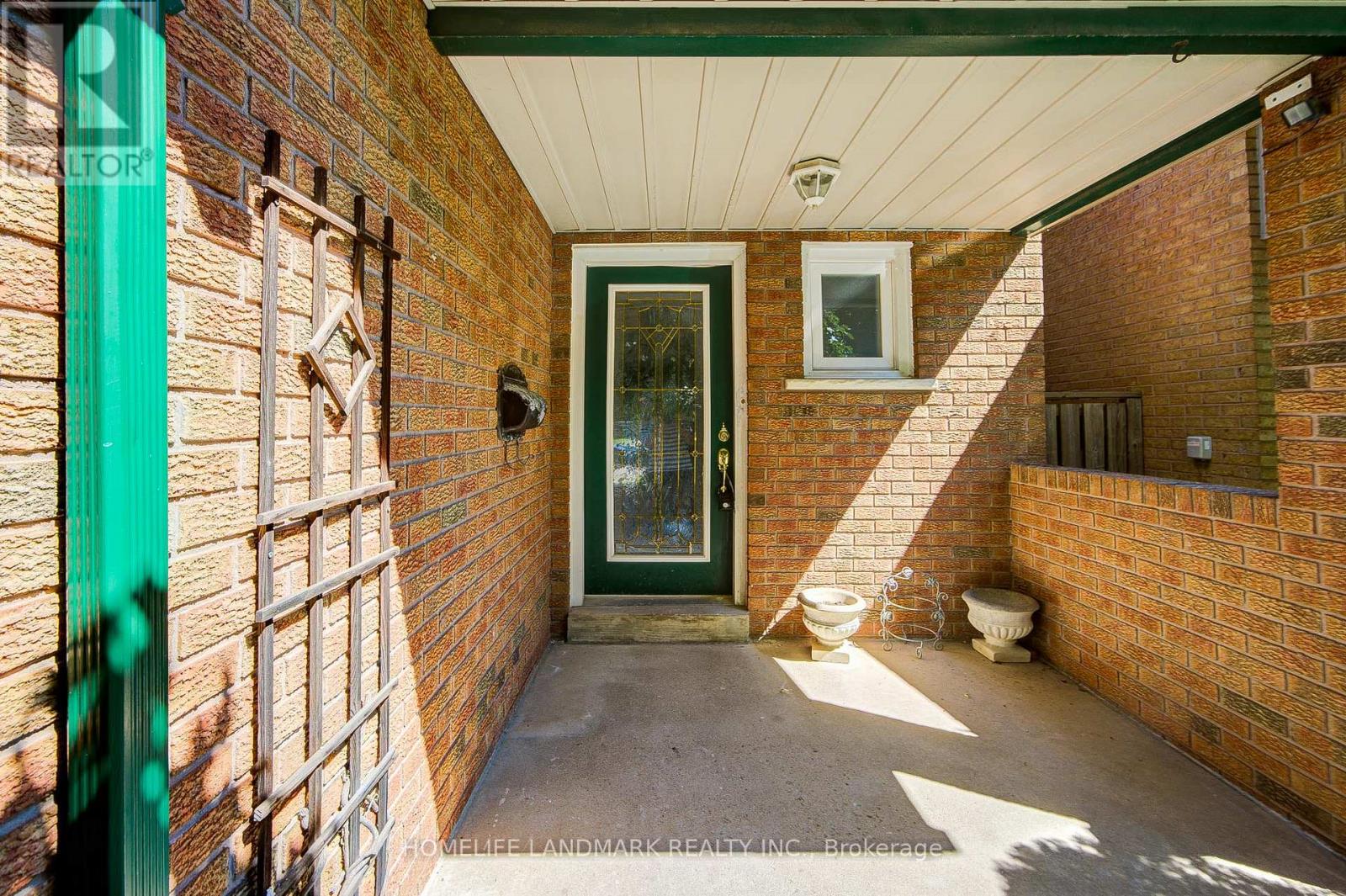 319 Hillside Drive, Mississauga, Ontario  L5M 2N3 - Photo 31 - W12825484