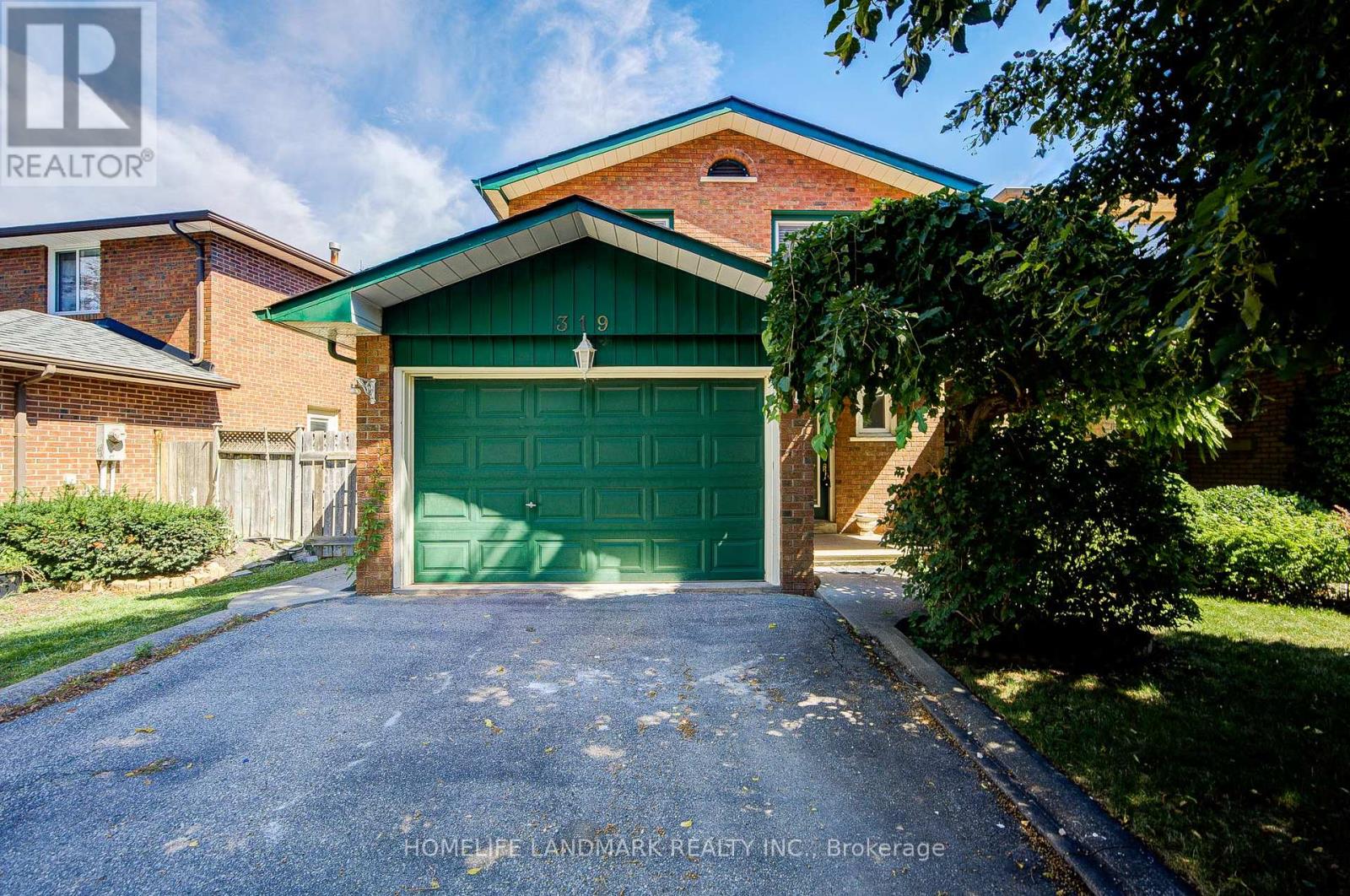 319 Hillside Drive, Mississauga, Ontario  L5M 2N3 - Photo 32 - W12825484