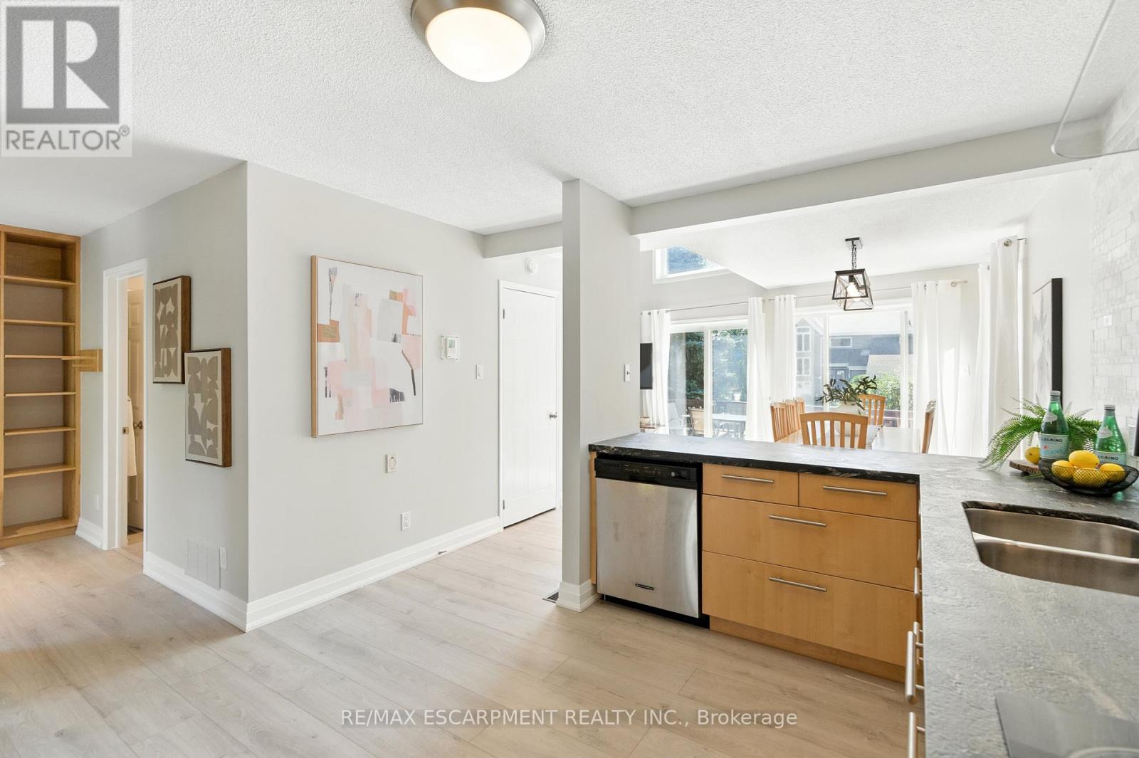 115 Pioneer Lane, Blue Mountains, Ontario  L9Y 0M6 - Photo 12 - X12825470