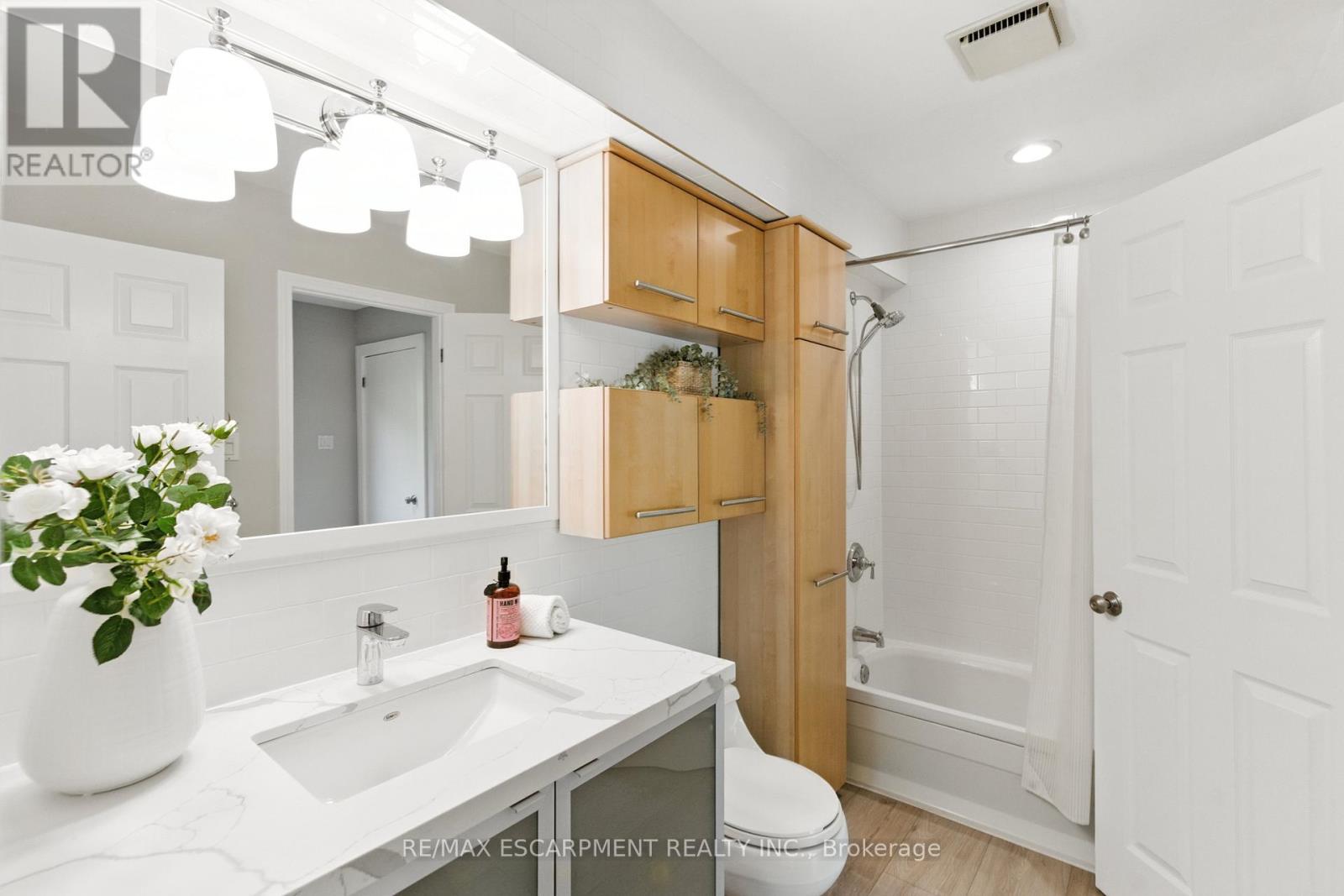 115 Pioneer Lane, Blue Mountains, Ontario  L9Y 0M6 - Photo 14 - X12825470