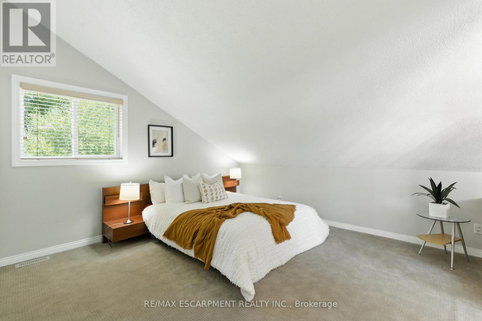 115 Pioneer Lane, Blue Mountains, Ontario  L9Y 0M6 - Photo 24 - X12825470