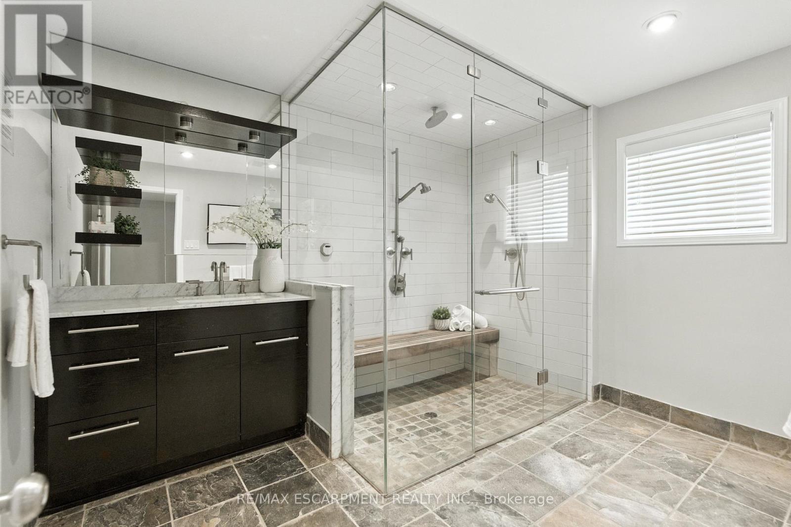 115 Pioneer Lane, Blue Mountains, Ontario  L9Y 0M6 - Photo 34 - X12825470