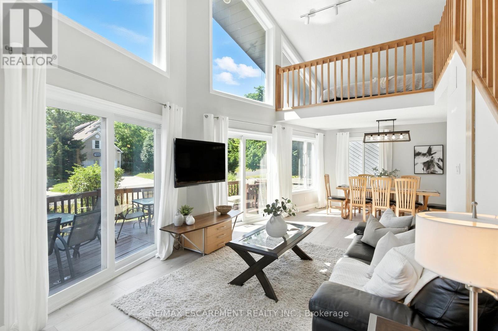 115 Pioneer Lane, Blue Mountains, Ontario  L9Y 0M6 - Photo 4 - X12825470