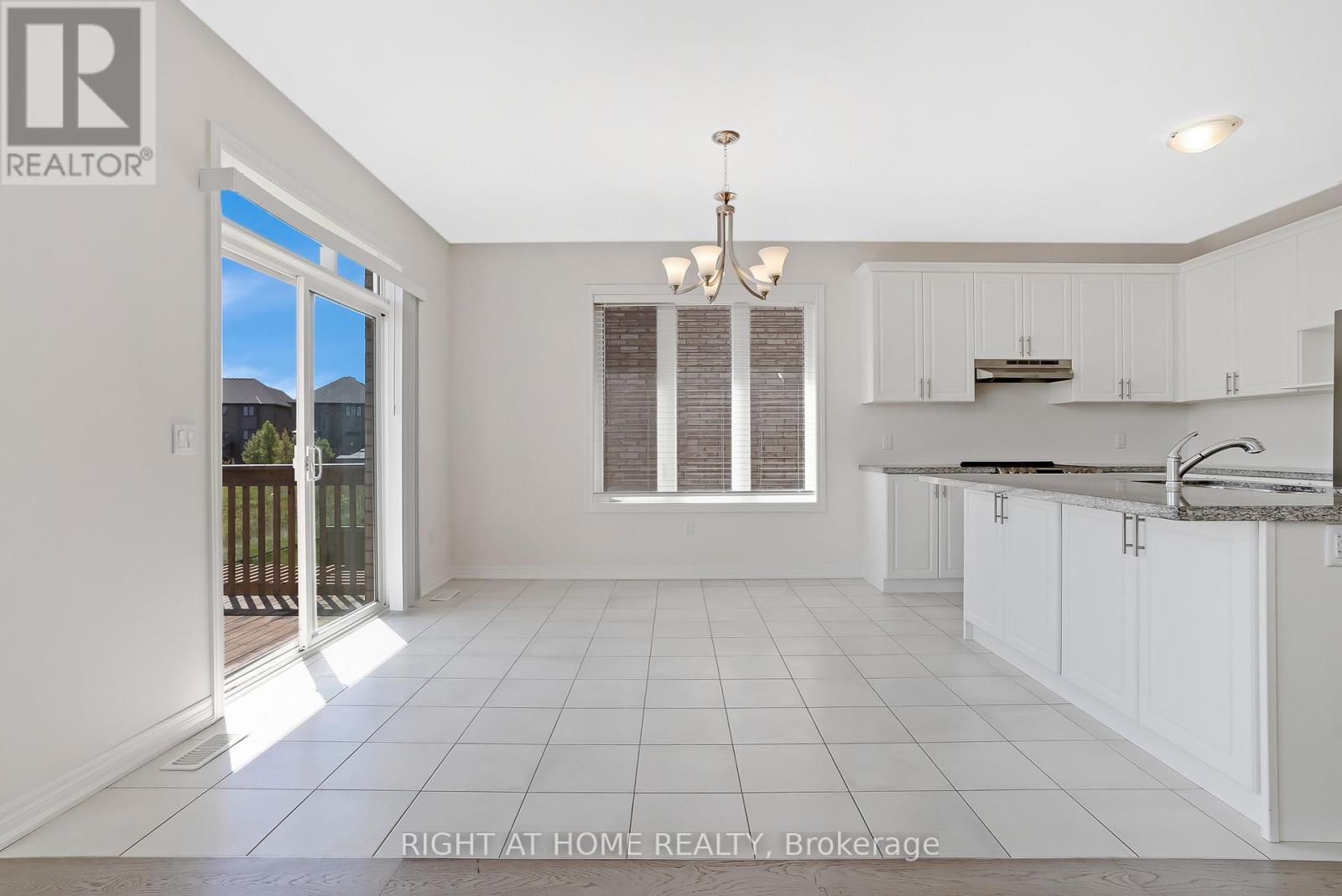 19 Robarts Drive, Hamilton (Ancaster), Ontario  L9K 0H5 - Photo 13 - X12825492