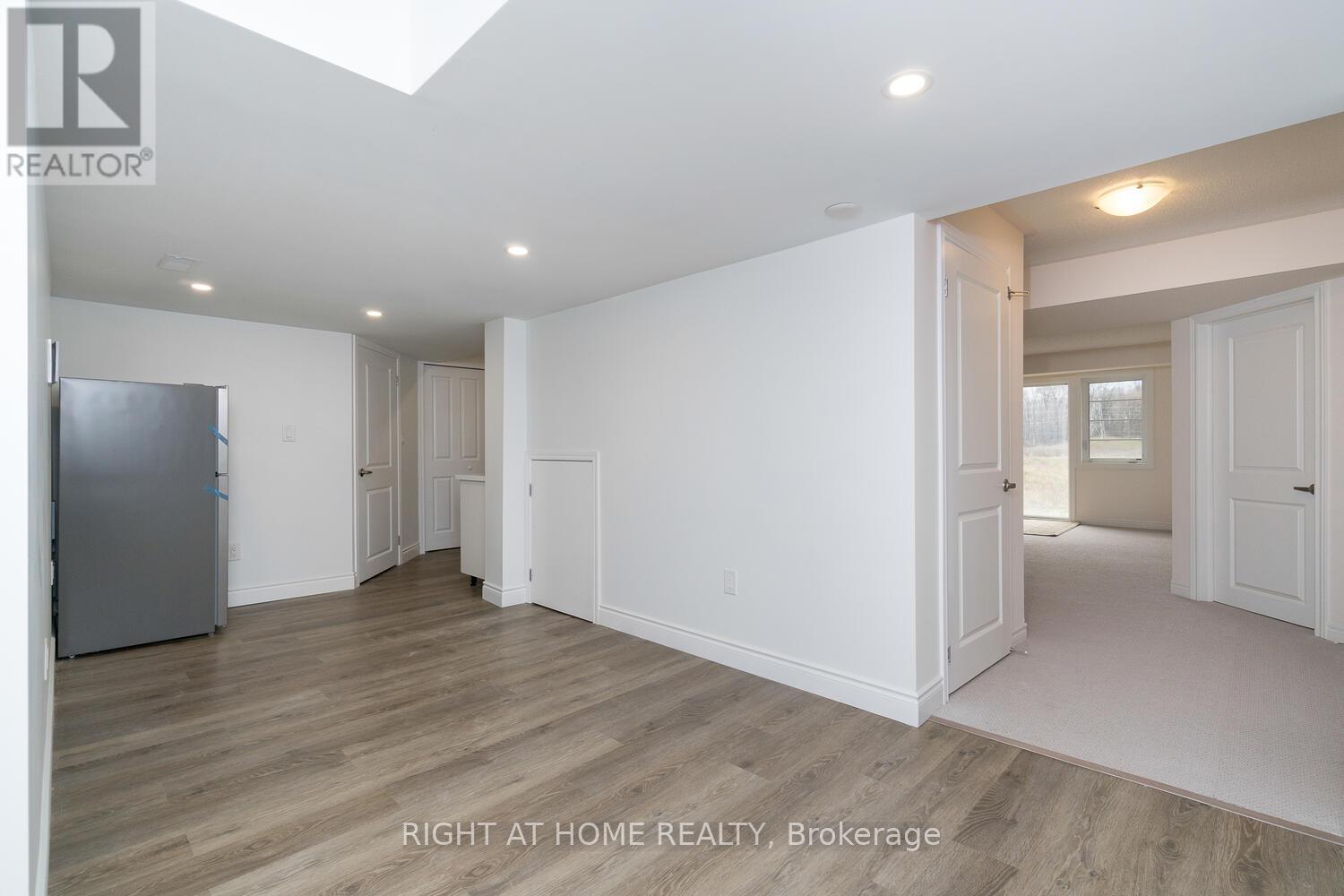 19 Robarts Drive, Hamilton (Ancaster), Ontario  L9K 0H5 - Photo 40 - X12825492