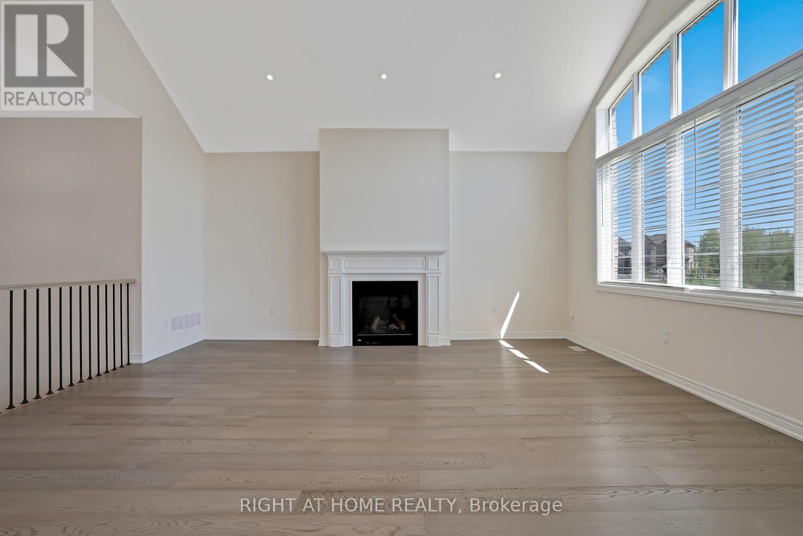 19 Robarts Drive, Hamilton (Ancaster), Ontario  L9K 0H5 - Photo 8 - X12825492