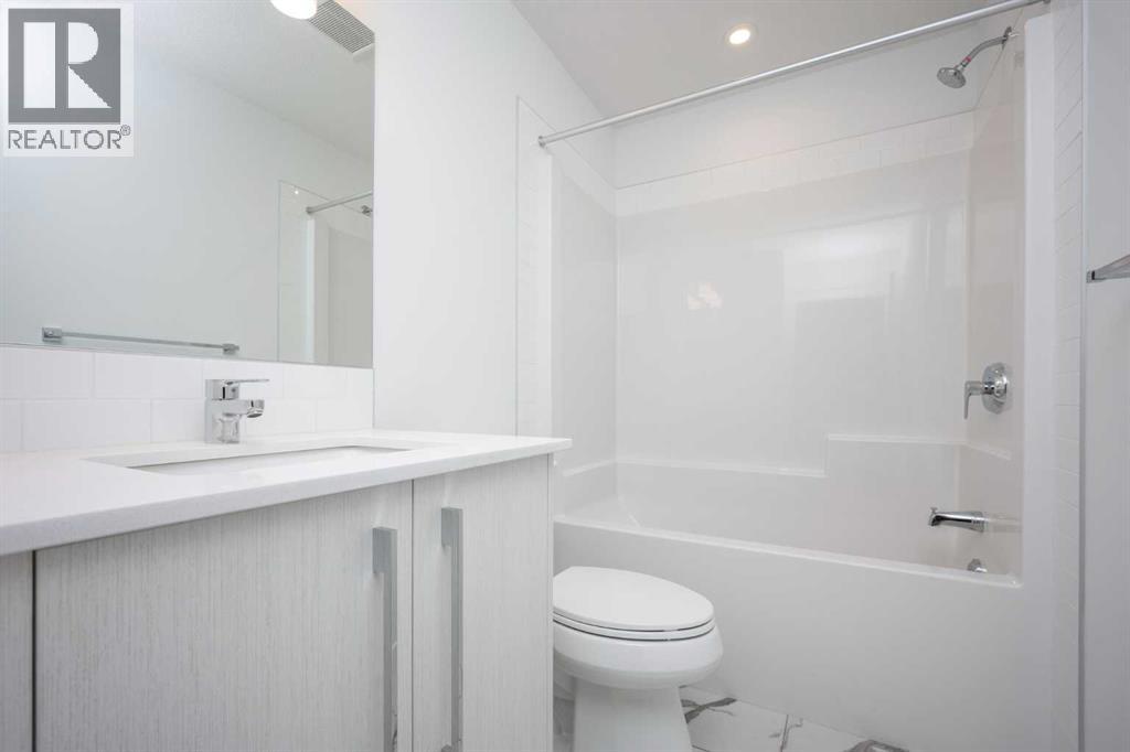 1020 West Lakeview Drive, Chestermere, Alberta T1X 2T3 - Photo 26 - A2286457