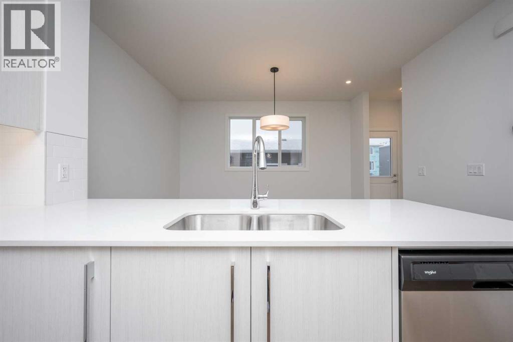 1020 West Lakeview Drive, Chestermere, Alberta T1X 2T3 - Photo 9 - A2286457