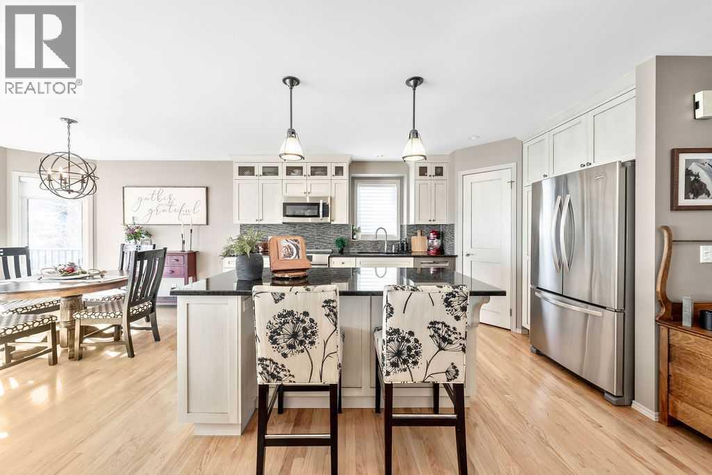 10 Bow Point, Cochrane, Alberta  T4C 1M8 - Photo 9 - A2287528