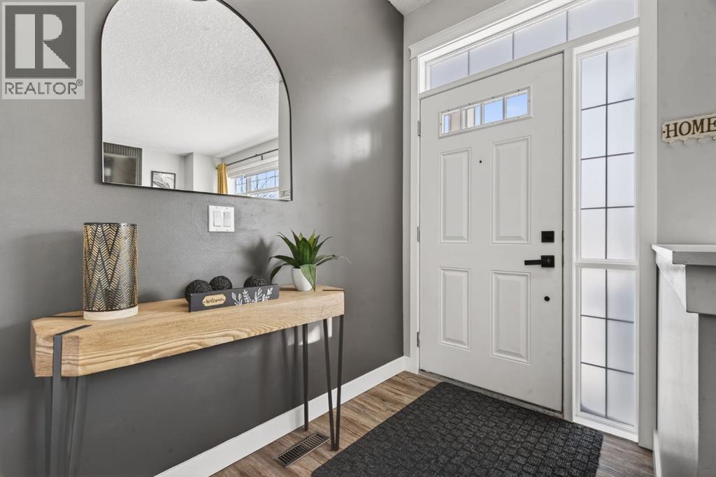 43 Drake Landing Common, Okotoks, Alberta  T1S 2M4 - Photo 3 - A2288346